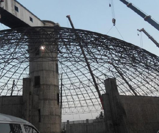 海北网架分条或分块安装法